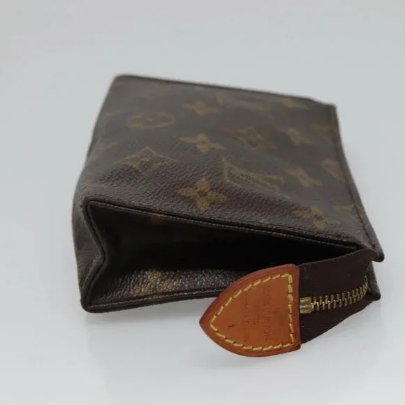LOUIS VUITTON Monogram Poche Toilette 15 Pouch